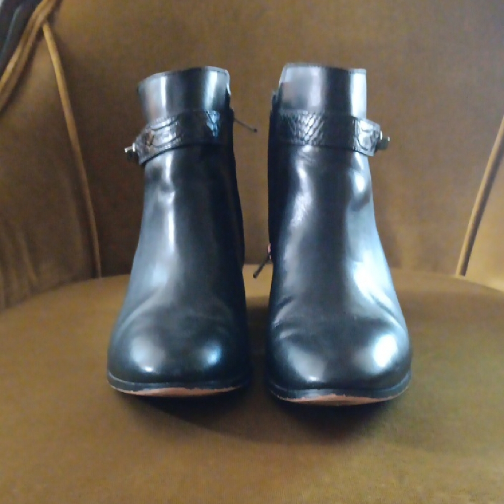 ♥️Coach Stylish Black Ankle Boots♥️